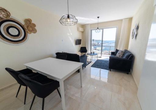 Castle Apartment Πάφος Εξωτερικό φωτογραφία